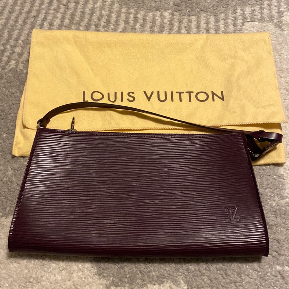 Authentic Louis Vuitton epi pochette accessories - cassis.